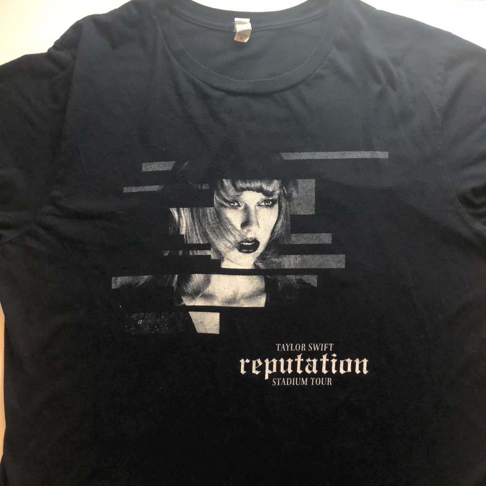 Black Taylor Swift reputation Stadium Tour Tee